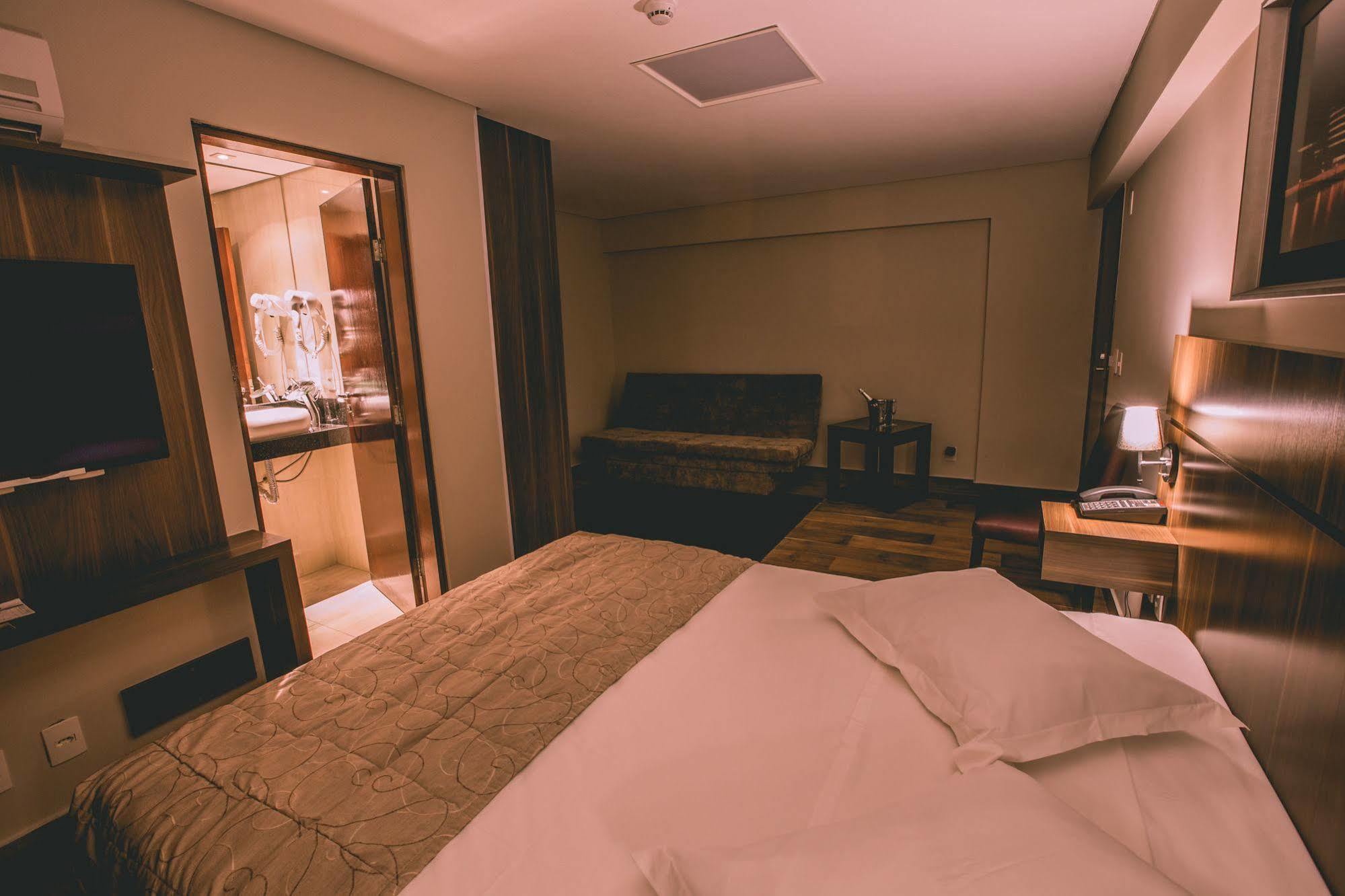 Padom Business Hotel Браганса-Паулиста Экстерьер фото